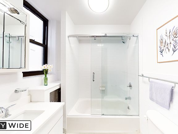 5th image of 145 W 55th St APT 4E