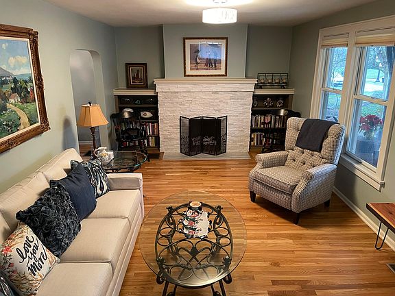 2nd image of 1374 Glenn Ave