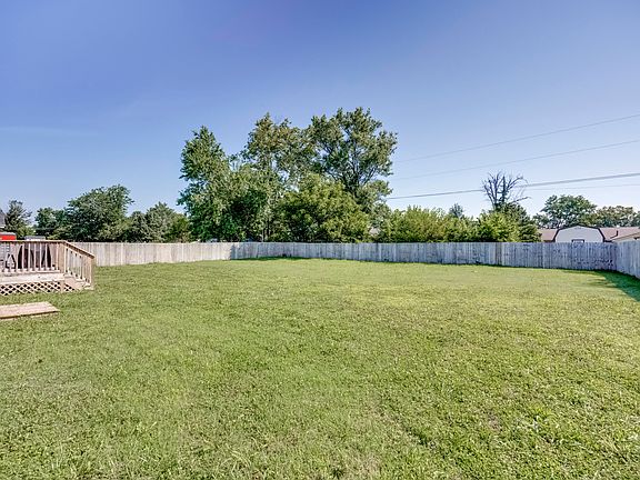 5th image of 218 Dean Dr