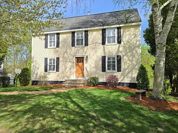 33 Wayside Ln, Ashland, MA 01721