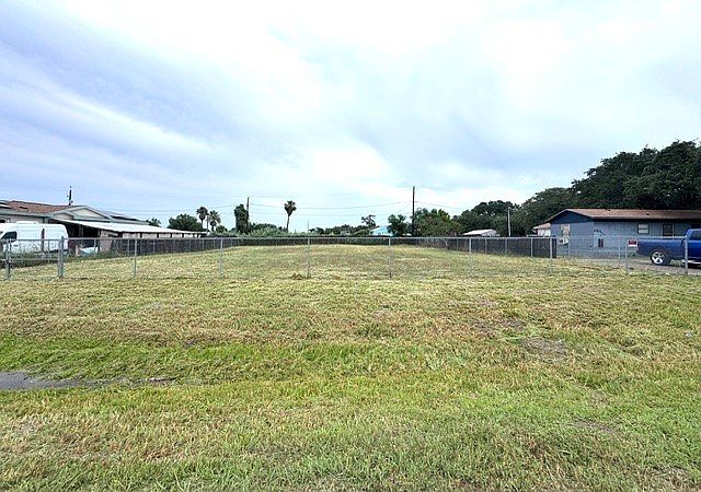 1st image of 313 & 315 Copano Heights Blvd