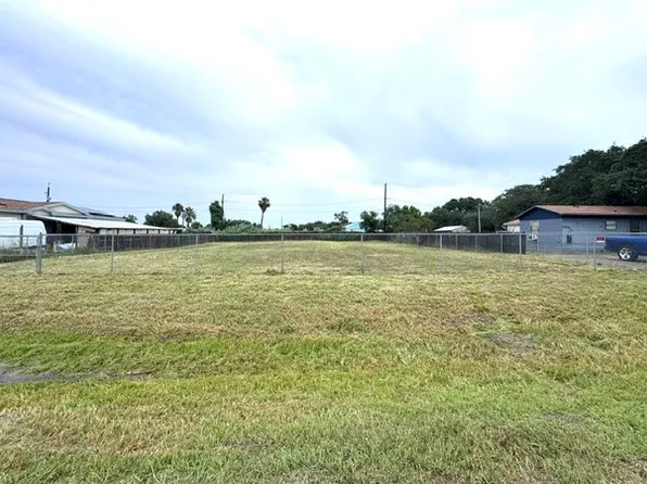 313 & 315 Copano Heights Blvd, Rockport, TX 78382