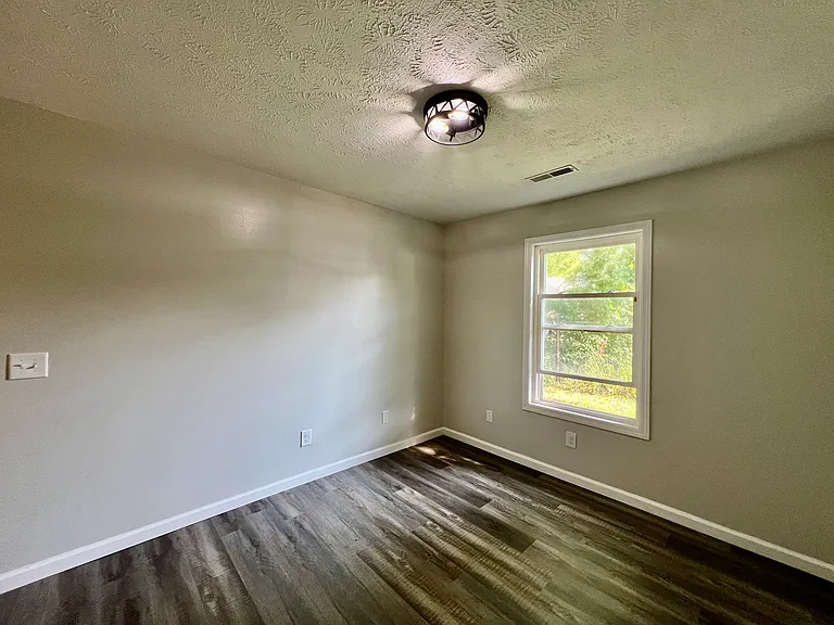 28 Sycamore Dr — Photo 16