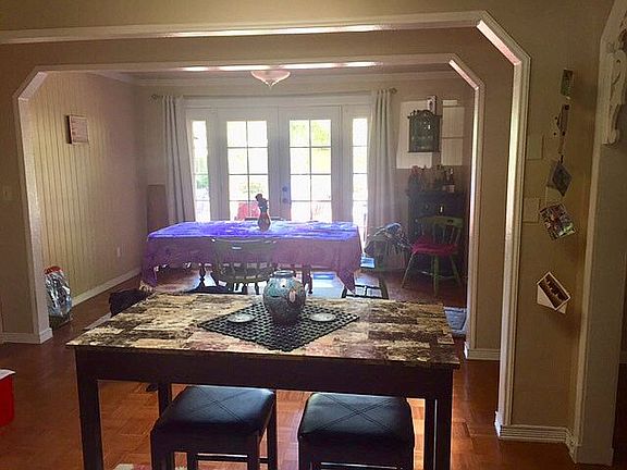 4th image of 5037 Beach Way NE