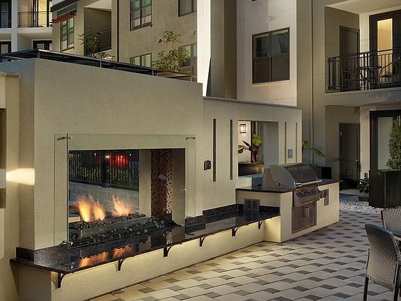 5th image of 620 Veterans Blvd Unit 320
