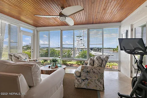 328 Village Dr #B Photo 1