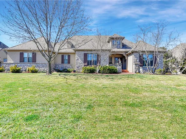 14100 Nicklaus Dr, Overland Park, KS 66223