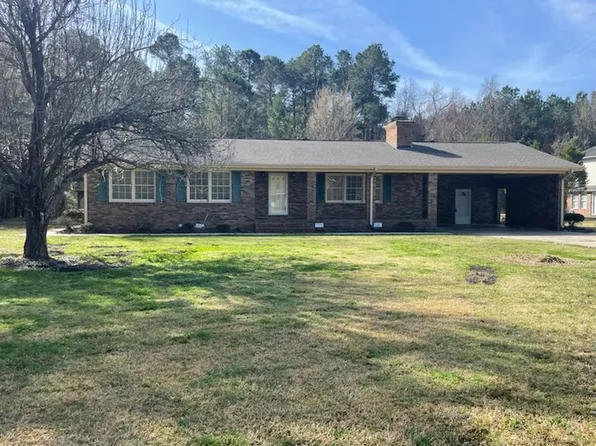 205 E Oak St, Lake Waccamaw, NC 28450