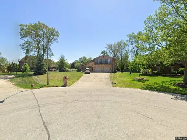 254 Bunting Ln, Bloomingdale, IL 60108