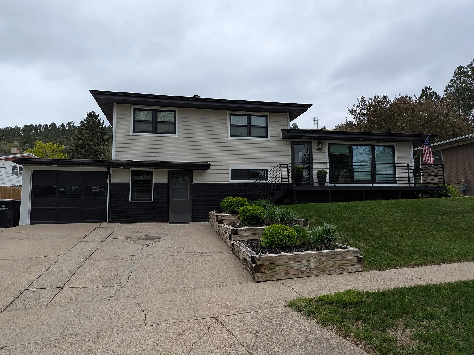 3 bed, 1750 sqft, $2,200 — Photo 1