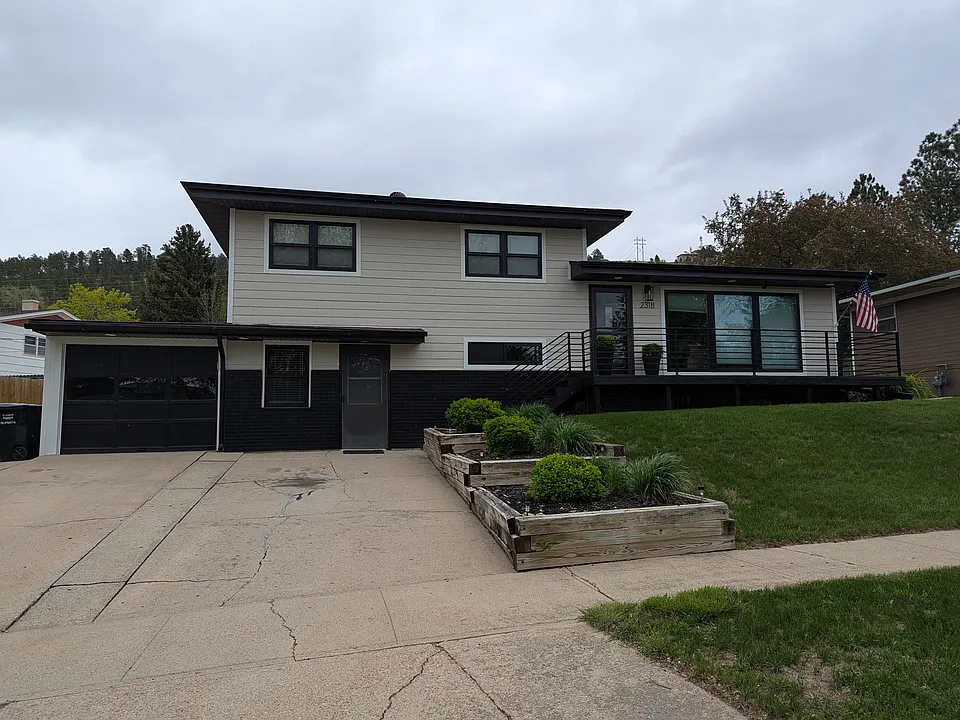 2318 Alamo Dr