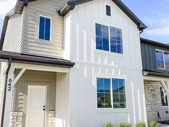 2nd image of 830 Altura Vista Ln