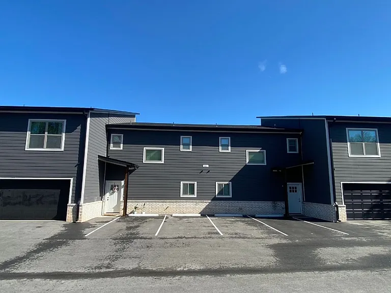 281 W Ash St #3 — Photo 1