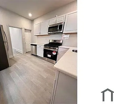 1532 S Lindenwood St — Photo 2