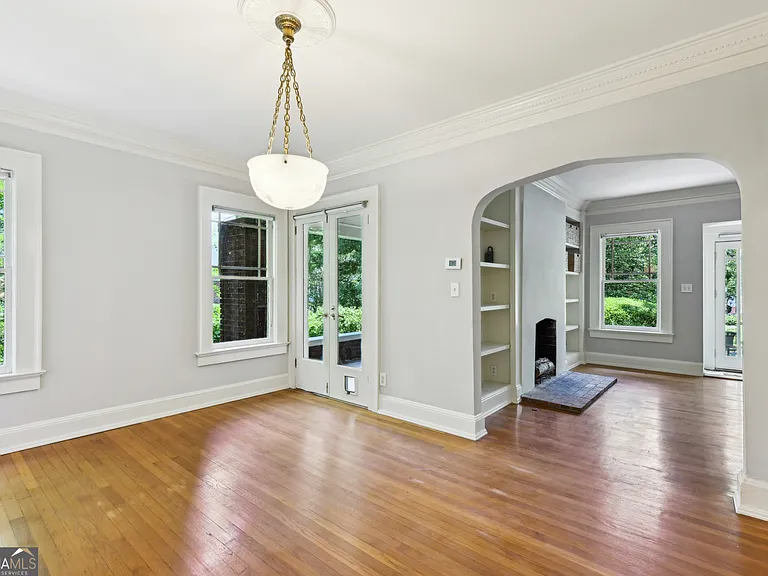 1500 N Highland Ave NE — Photo 9