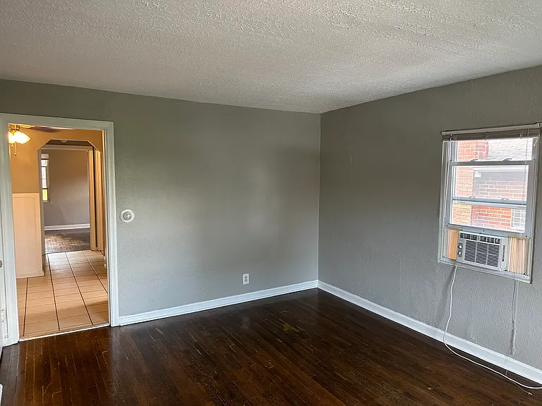 2909 Euclid Ave #2 — Photo 10