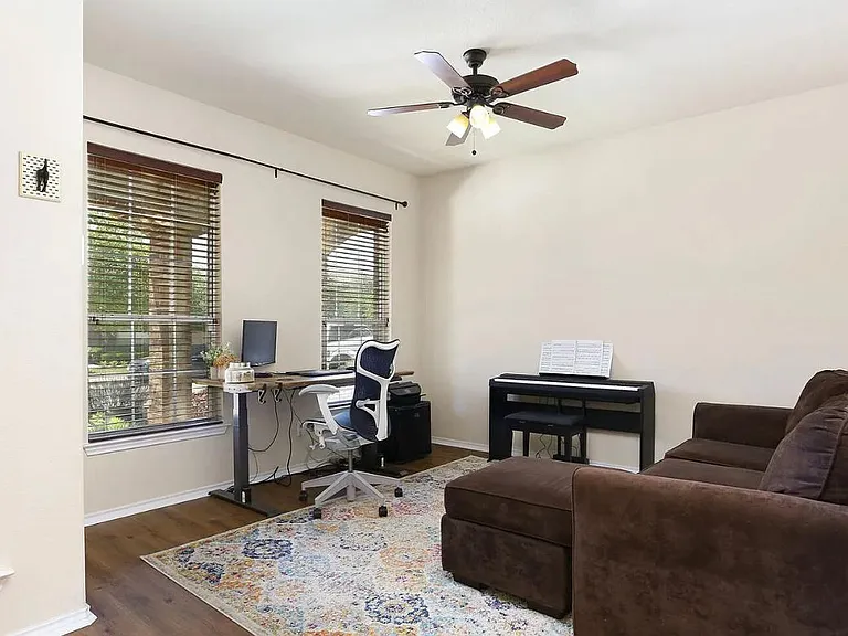 25226 Hideout Fls — Photo 22