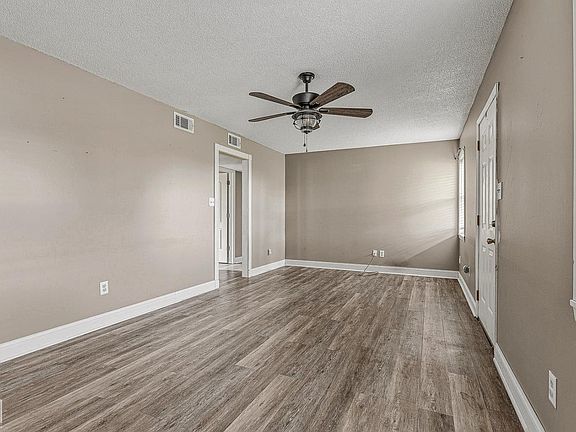 5th image of 313 E Delta Rd