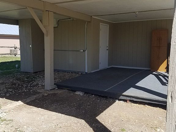 3rd image of 1403 E Enchanted River Dr