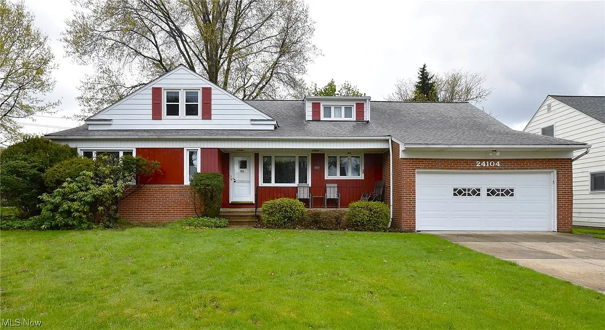 24104 Woodway Rd photo 1