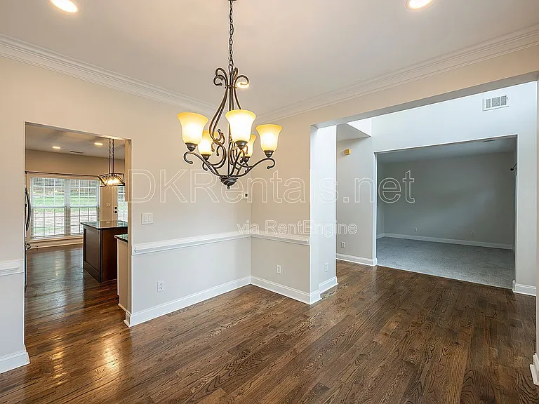 1540 Hampton Hollow Dr — Photo 7