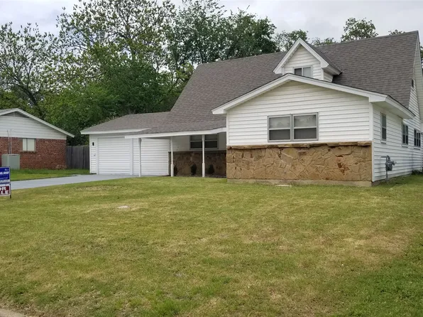 758 Briarwood Ln, Hurst, TX 76053