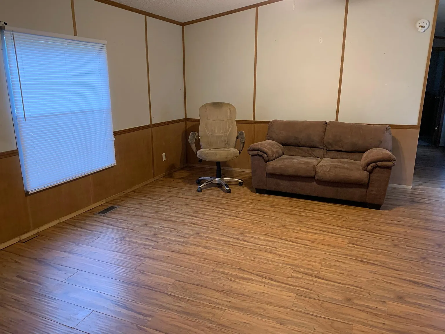 3 bed, 1280 sqft, $1,000 — Photo 3