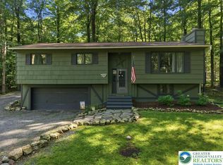 170 Onocop Dr, Pocono Lake, PA 18347
