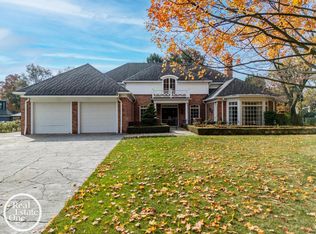 161 Lothrop Rd, Grosse Pointe Farms, MI 48236