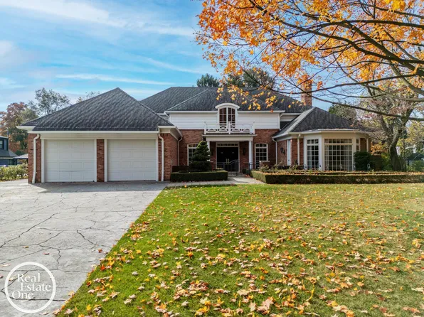 161 Lothrop Rd, Grosse Pointe Farms, MI 48236