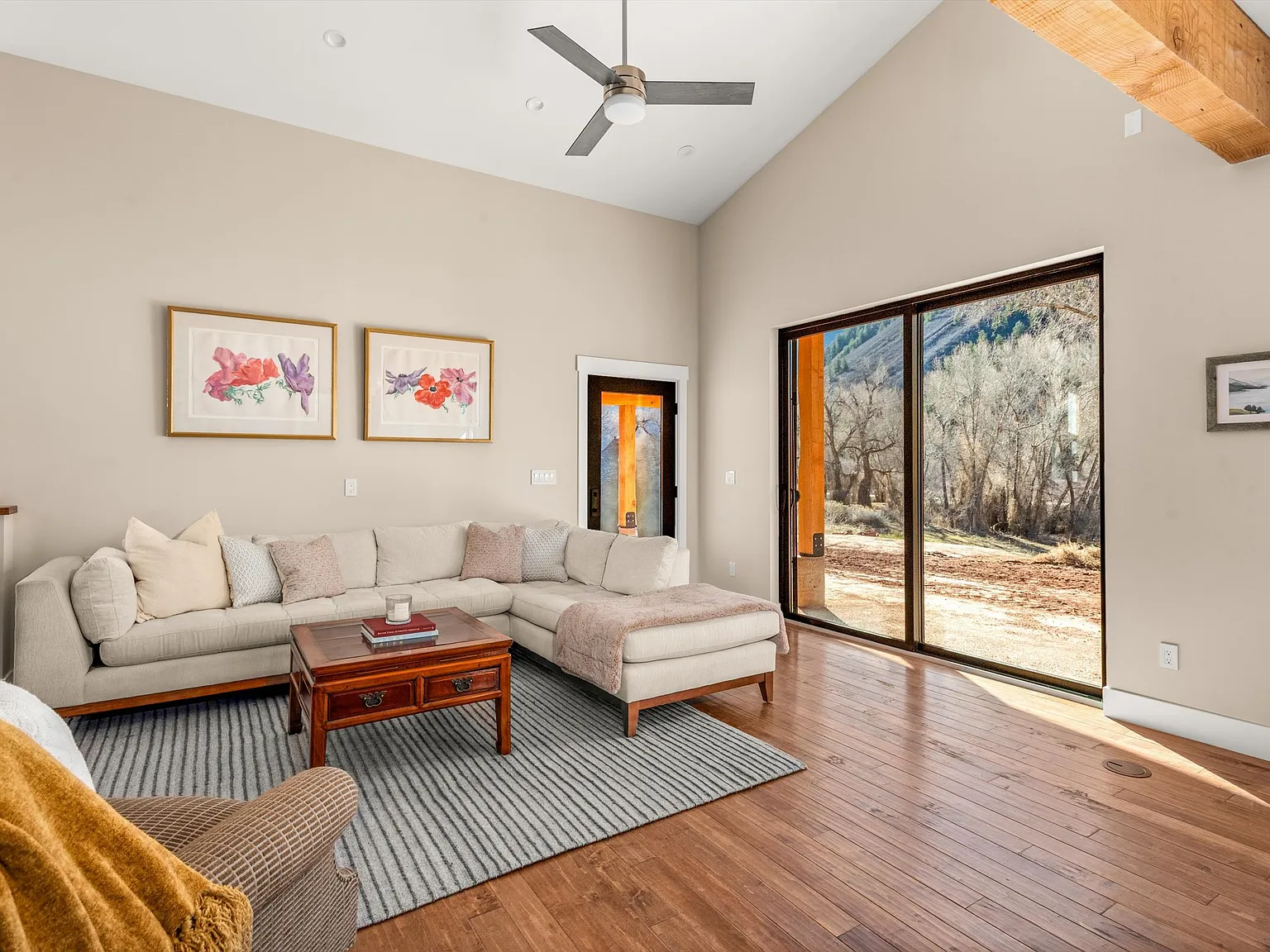 3 bed, 2.5 bath, 2400 sqft, $11,500 — Photo 3