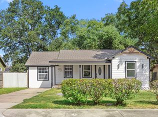 905 Elm Ave, Pasadena, TX 77506