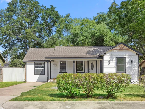 905 Elm Ave, Pasadena, TX 77506