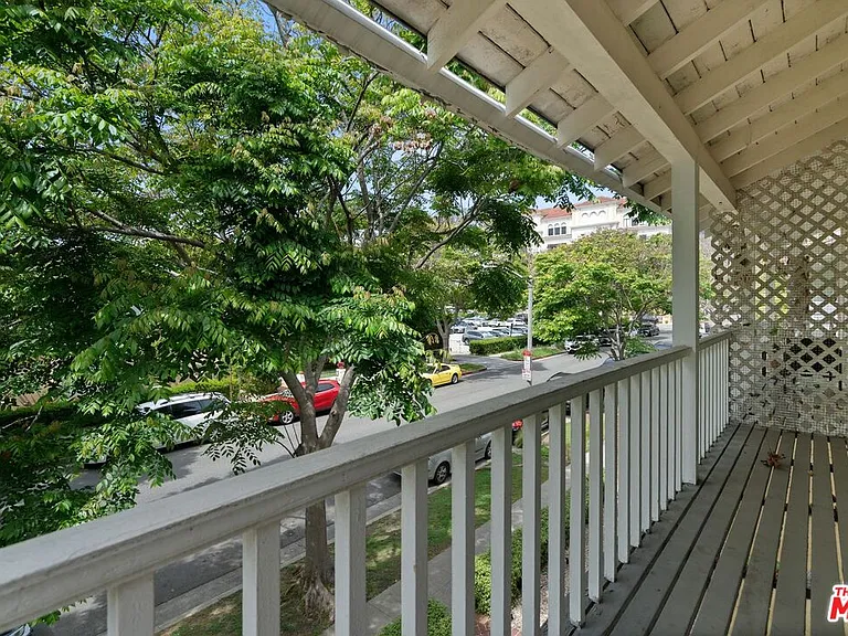 140 S Camden Dr #202 — Photo 17