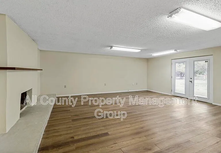 2116 Andover St — Photo 5