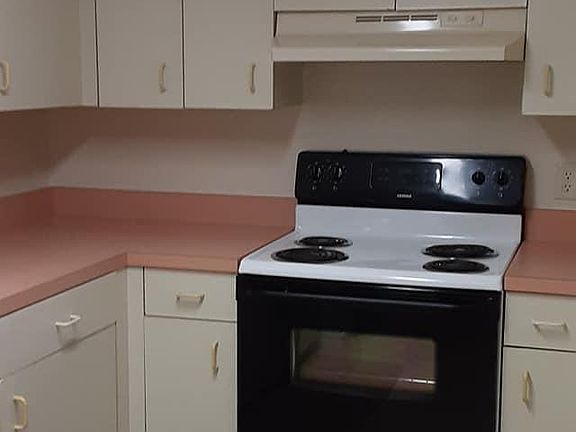 2nd image of 8233 Fairways Cir #E101