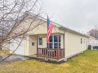 9 Zachary M Ave, Mechanicville, NY 12118