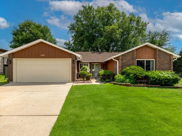 300 Byron Ave, Bloomingdale, IL 60108