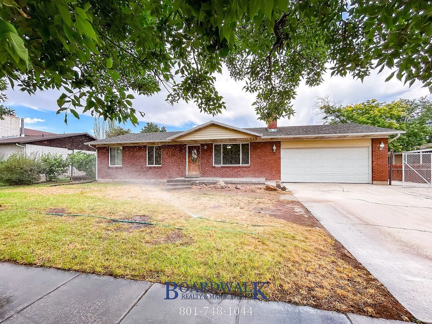 5 bed, 3.0 bath, 2200 sqft, $2,500 — Photo 2