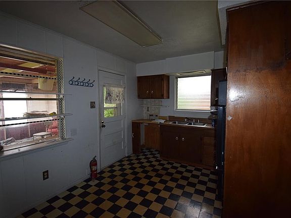 5th image of 1608 Edgemont Dr