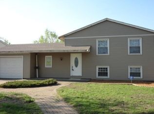 713 E 39th Pl, Griffith, IN 46319