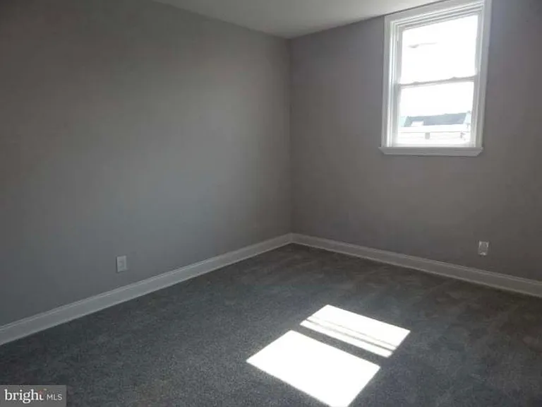 6625 N Gratz St — Photo 16