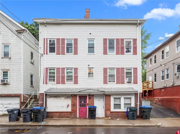 870 Douglas Ave, Providence, RI 02908
