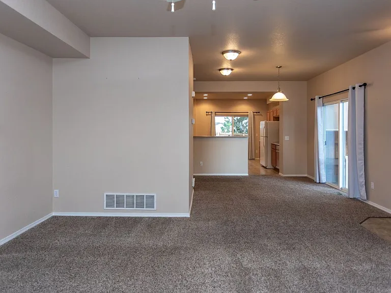 6563 Silverwind Cir — Photo 8