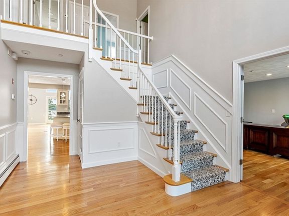 4th image of 14 Lakeview Ave