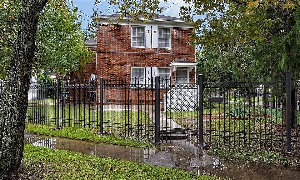 1719 Fourcade St