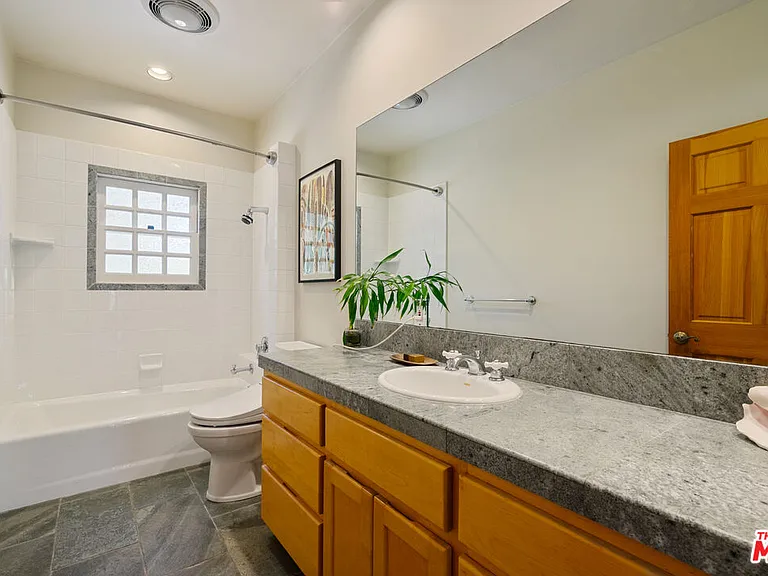 20912 Fontaine Rd — Photo 28