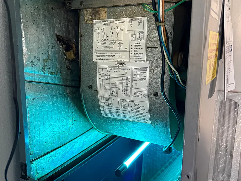 Ultraviolet light for air conditioning that clean airflow.