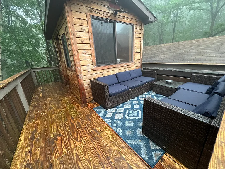 Treehouse Patio Deck#2 Lounge Area