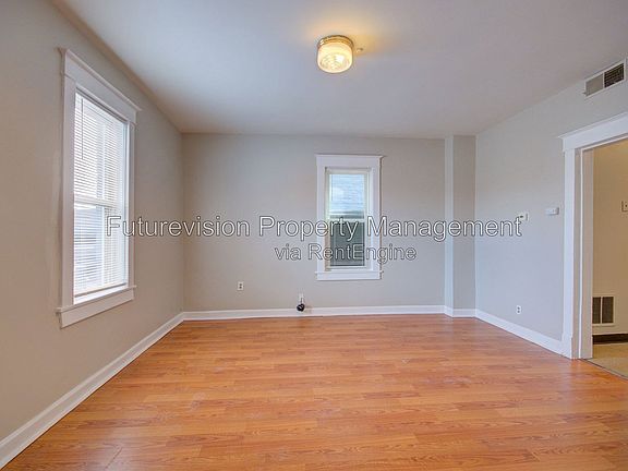 3rd image of 4 Irving St APT 1